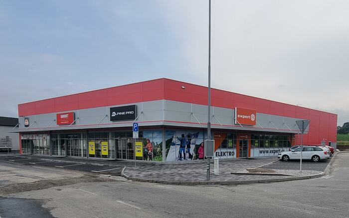 Hala pro obchodní centrum | Montované obchodní haly a prodejny můžete využít např. jako:
