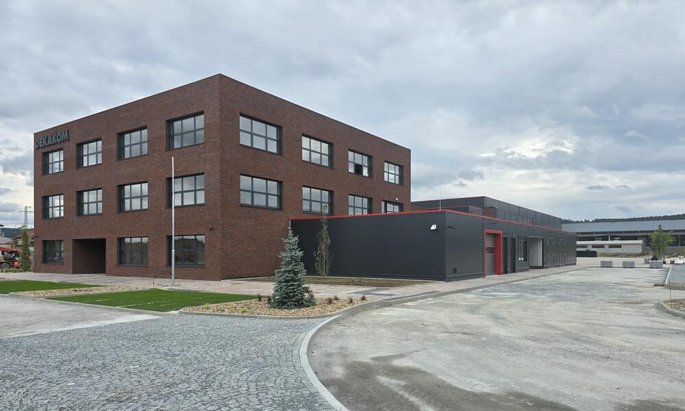 Sídlo společnosti Dekakom - Montovaná betonová hala