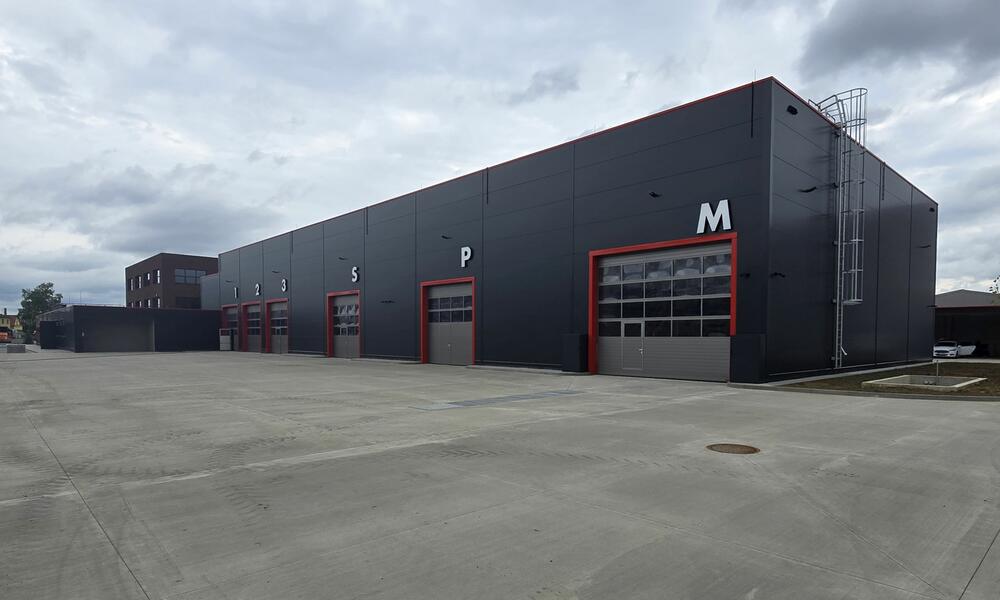 Sídlo společnosti Dekakom - Montovaná betonová hala