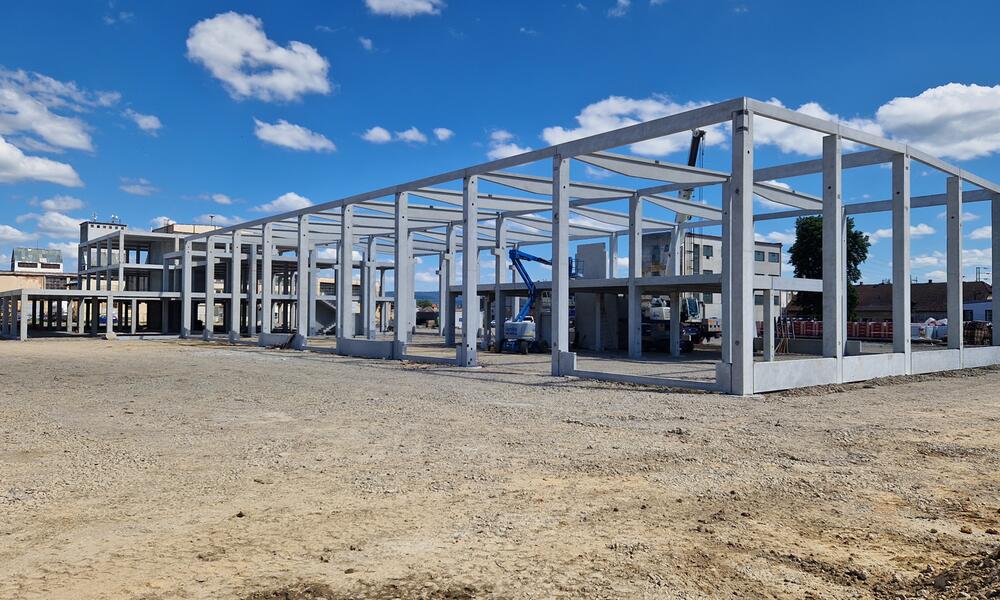 Sídlo společnosti Dekakom - Montovaná betonová hala