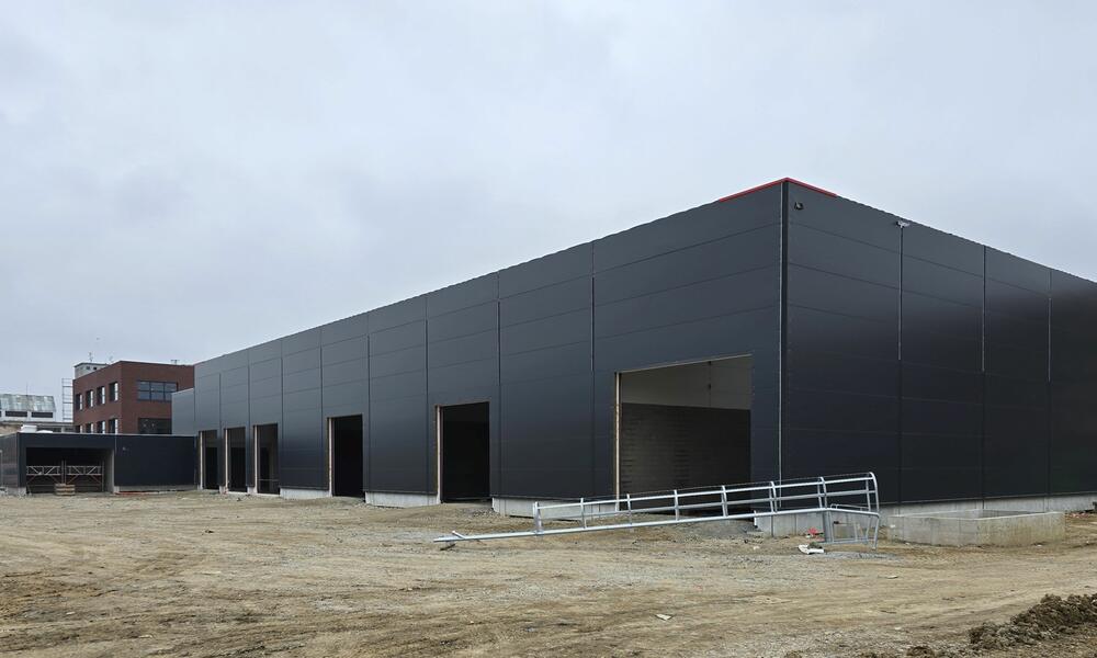 Sídlo společnosti Dekakom - Montovaná betonová hala