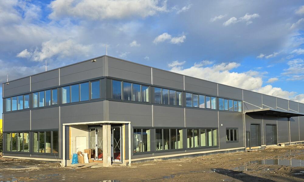 Výrobní a skladová hala Esprit - Montovaná betonová hala