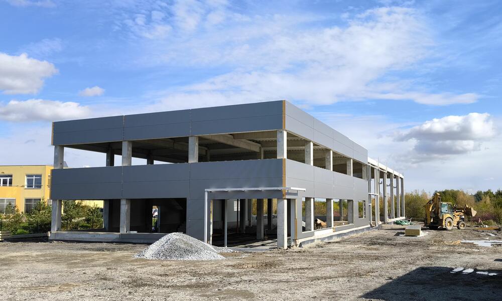 Výrobní a skladová hala Esprit - Montovaná betonová hala