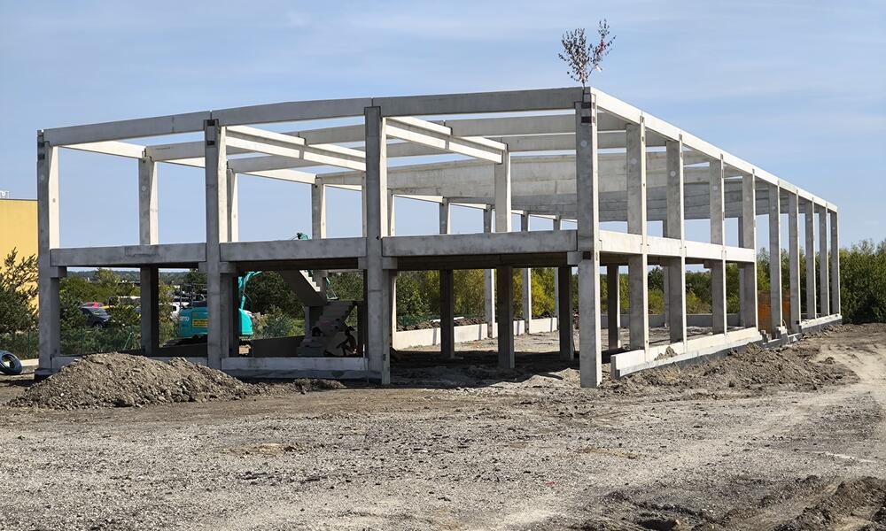 Výrobní a skladová hala Esprit - Montovaná betonová hala