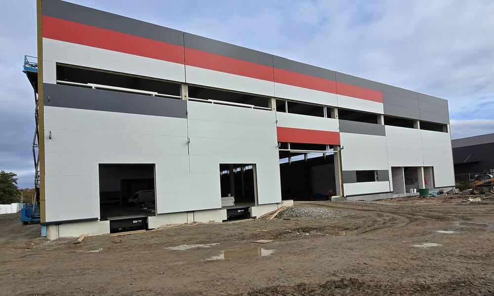 Skladová hala s administrativní částí